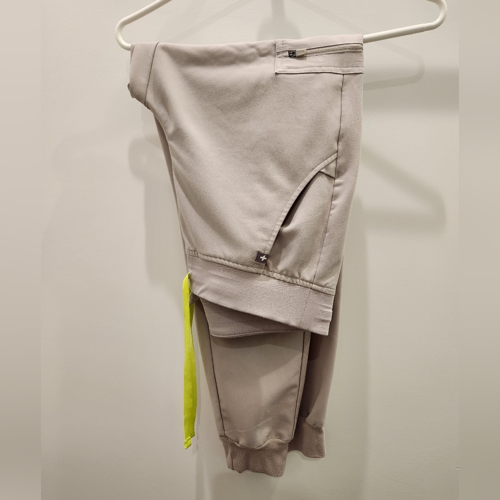 Figs Slate Zamora Jogger Scrub size Small